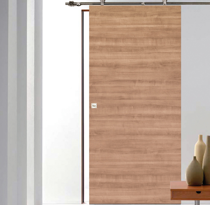 Porte interne 6 posatore-porta-interna-essenza-doors-ciliegio-marabella